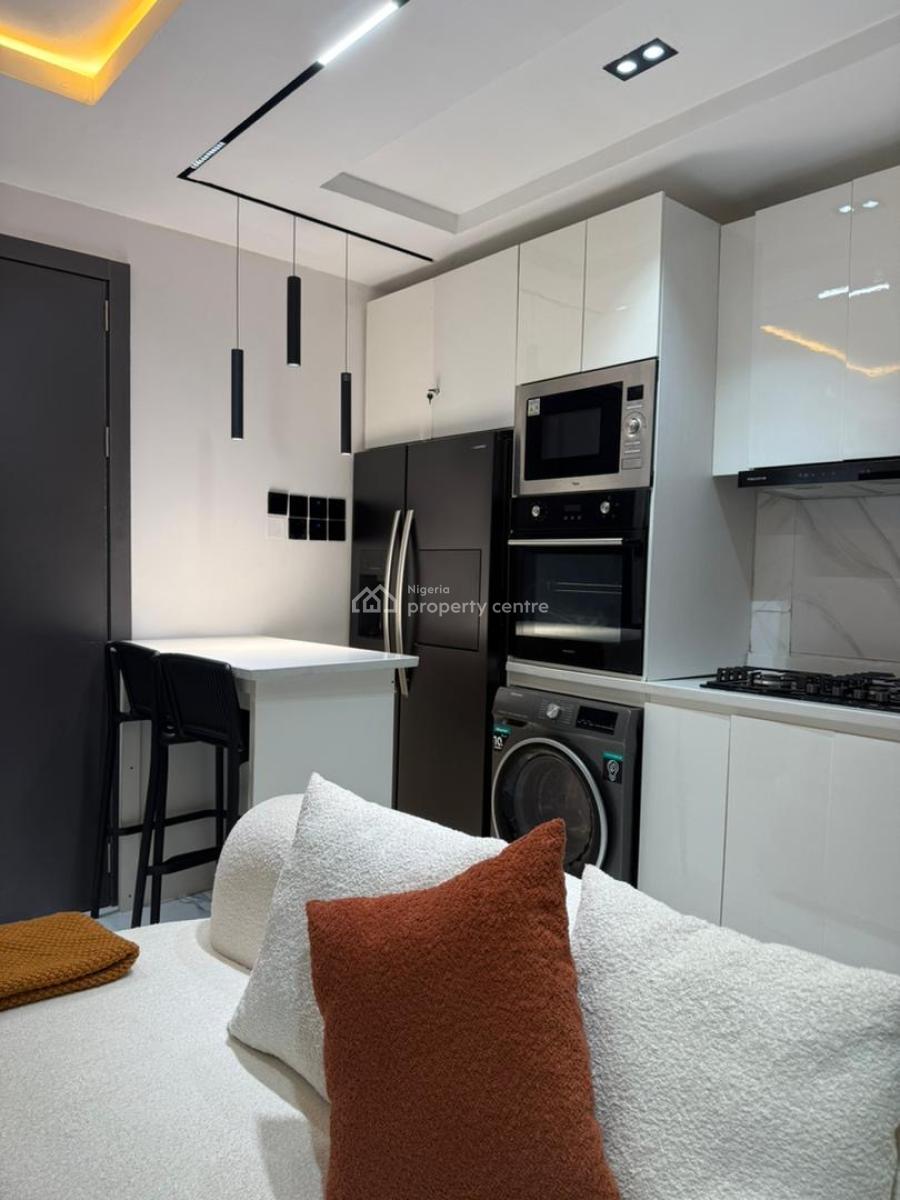 Luxuriously Furnished One Bed in a Nice Estate, Lekki Phase 1, Lekki, Lagos, Flat / Apartment Short Let