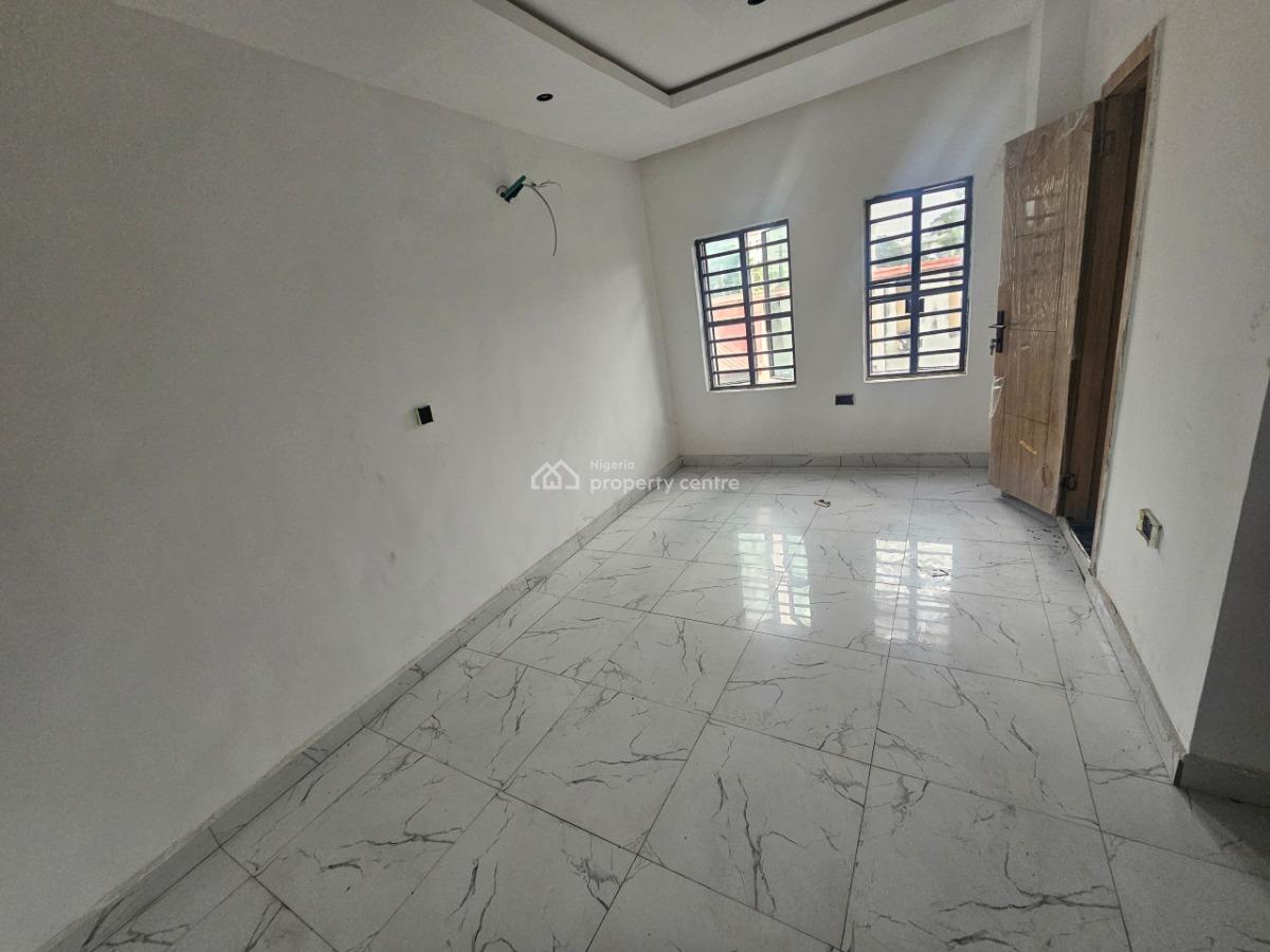 2 Bedroom Apartment, Yaba, Lagos, Flat / Apartment for Rent
