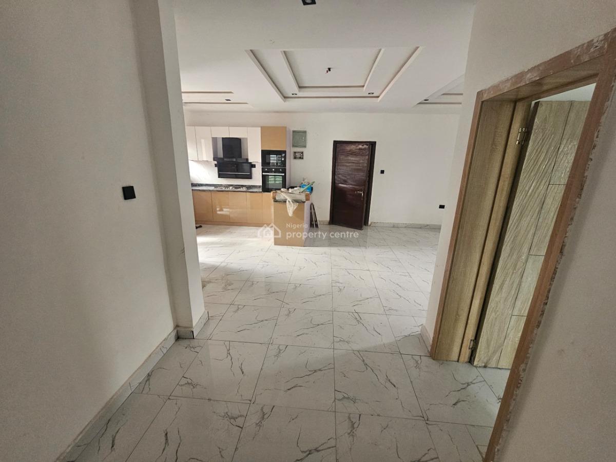 2 Bedroom Apartment, Yaba, Lagos, Flat / Apartment for Rent