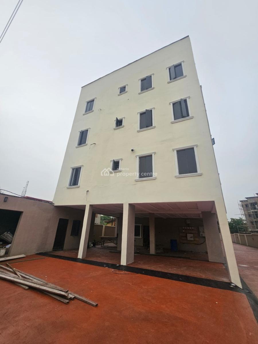 2 Bedroom Apartment, Yaba, Lagos, Flat / Apartment for Sale
