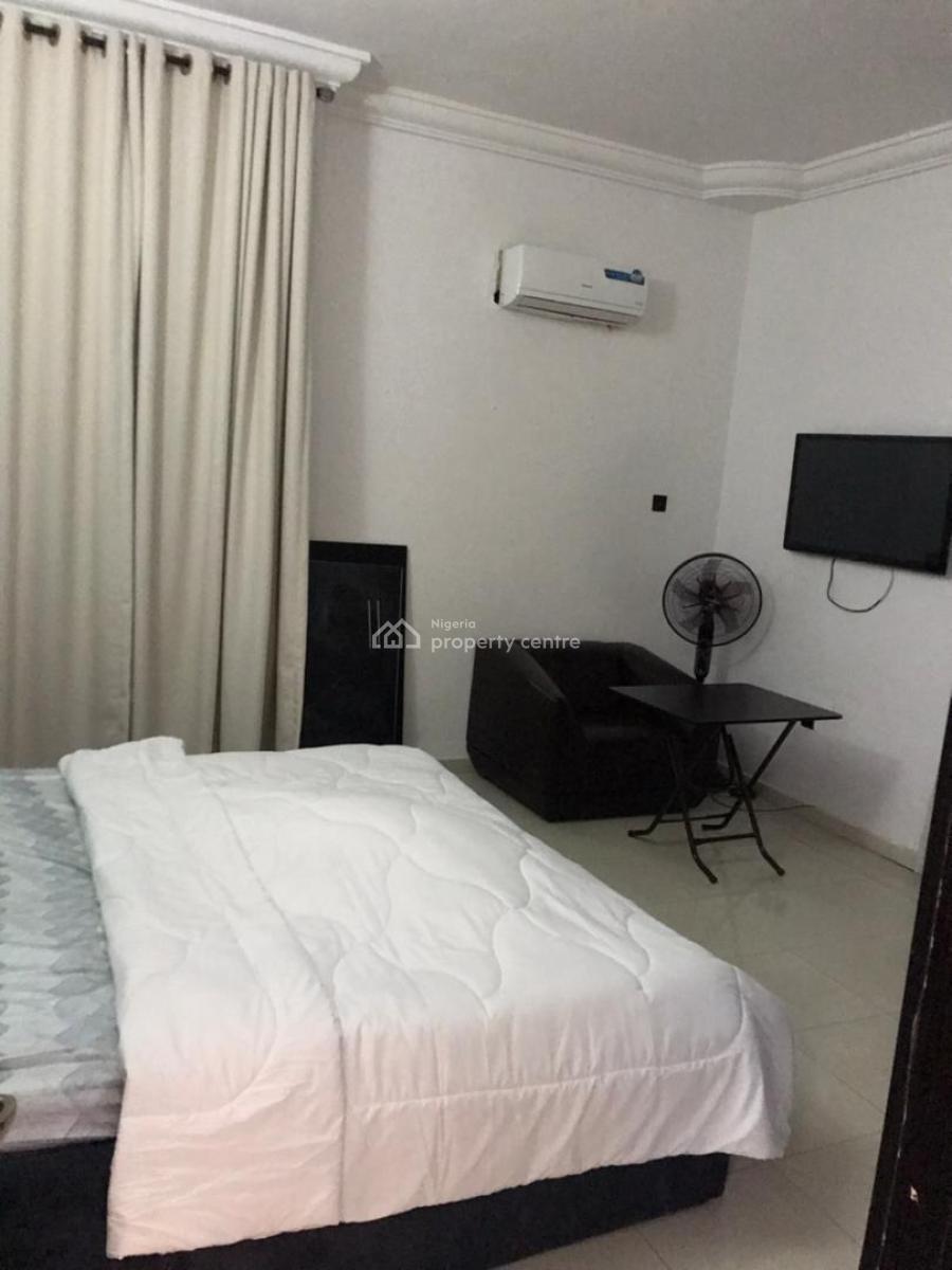 Fully Serviced and Executive 3 Bedroom Apartment, Lekki Phase 1, Lekki, Lagos, Flat / Apartment for Rent