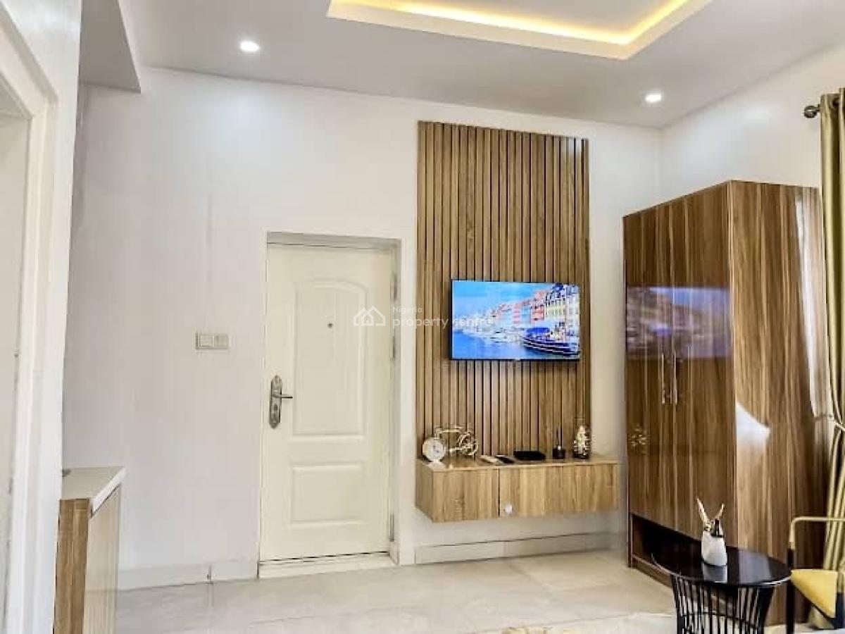 Beautiful Studio Apartment with Swimming Pool, Fatai Idowu Arobieke, Off Admiralty Road, Lekki Phase 1, Lekki, Lagos, Self Contain (single Rooms) Short Let