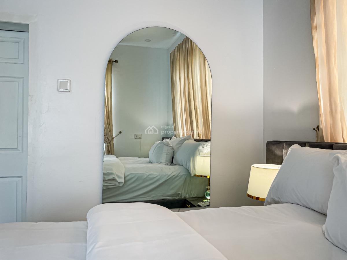 Beautiful Studio Apartment with Swimming Pool, Fatai Idowu Arobieke, Off Admiralty Road, Lekki Phase 1, Lekki, Lagos, Self Contain (single Rooms) Short Let