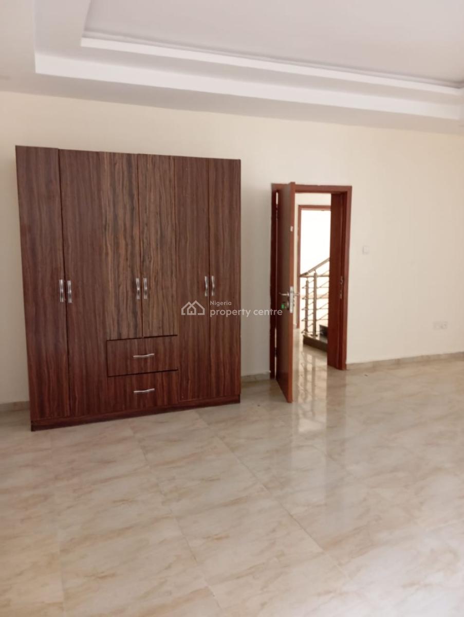 5bedroom Terrace Duplex with Bq, Tarred Road, Guzape District, Abuja, Terraced Duplex for Rent
