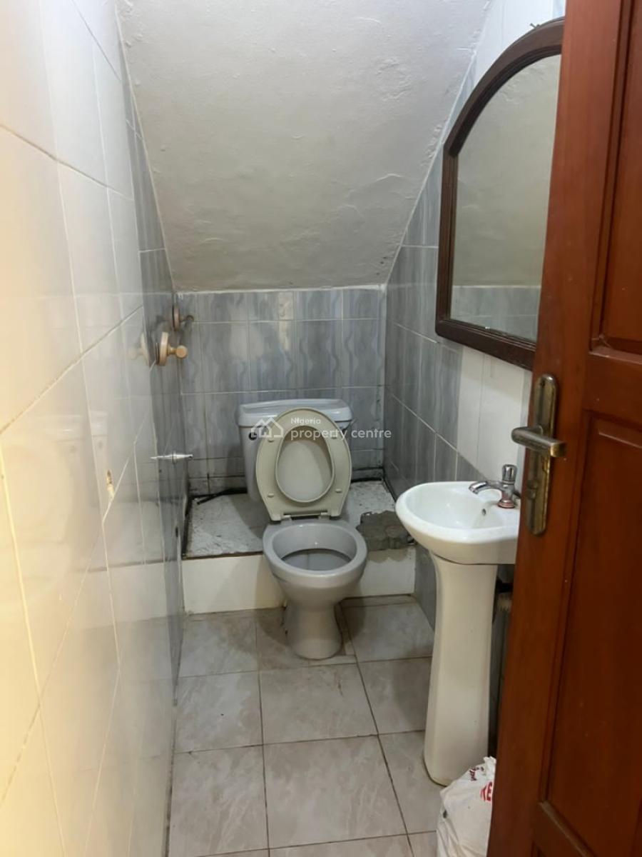 Well Maintained Mini Flat, Off Admiralty Way, Lekki Phase 1, Lekki, Lagos, Mini Flat (room and Parlour) for Rent