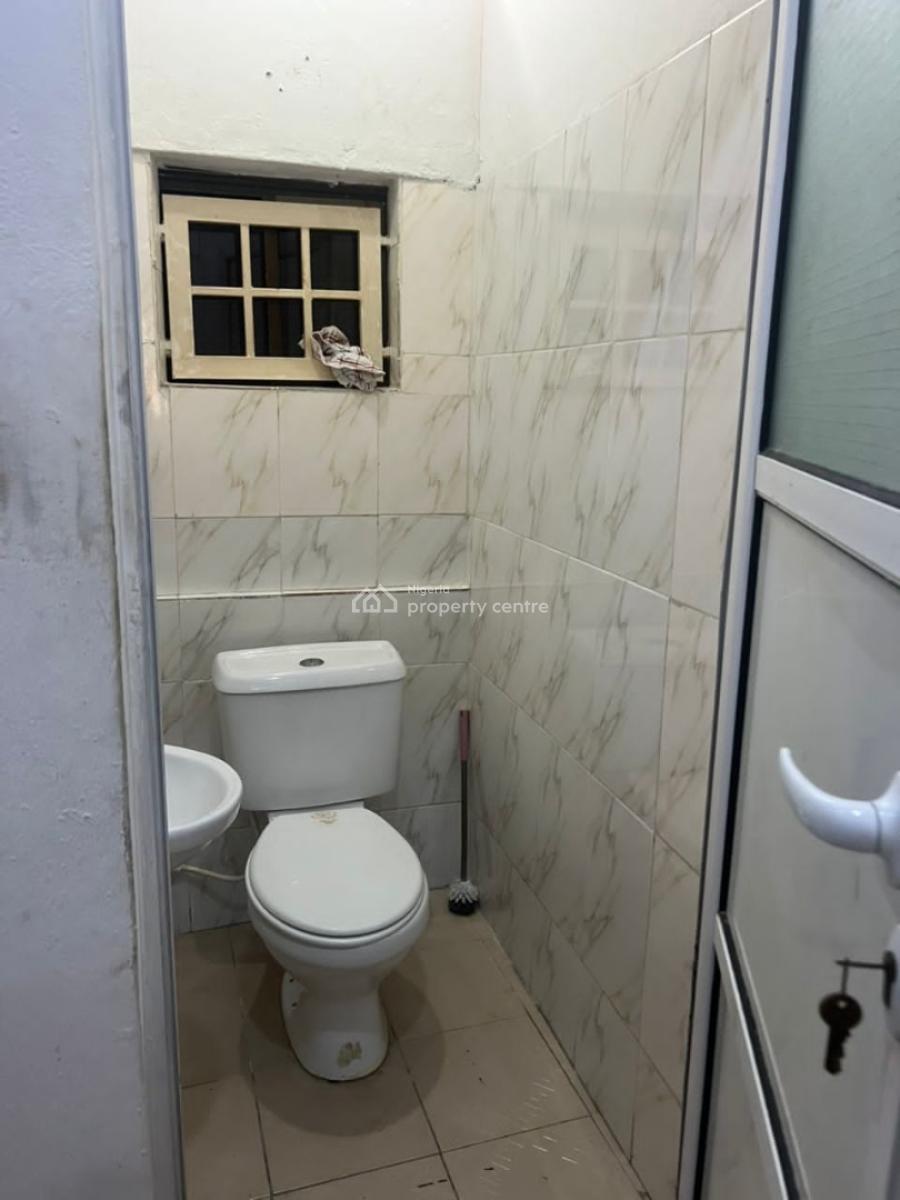Well Maintained Mini Flat, Off Admiralty Way, Lekki Phase 1, Lekki, Lagos, Mini Flat (room and Parlour) for Rent