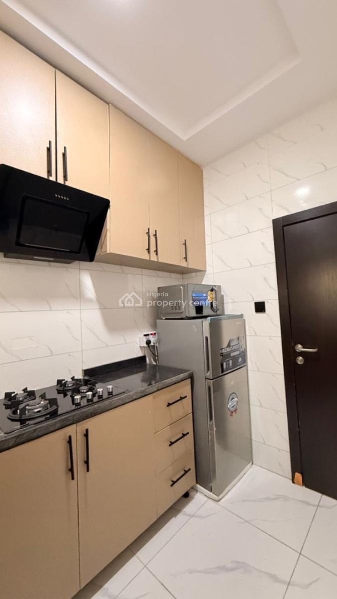 Cozy 2 Bedroom Apartment 10min to Airport Ikeja, Airport Road, Oregun, Ikeja, Lagos, Flat / Apartment Short Let