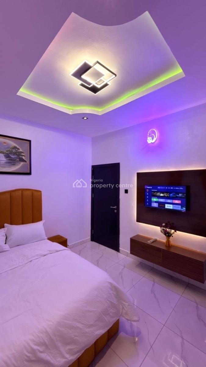 Cozy 2 Bedroom Apartment 10min to Airport Ikeja, Airport Road, Oregun, Ikeja, Lagos, Flat / Apartment Short Let