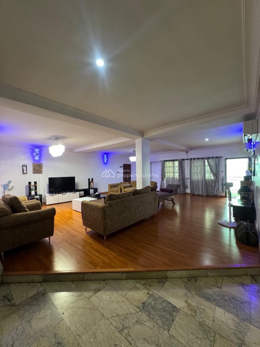 Massively Spacious Three (3) Bedroom Apartment, Ikoyi, Lagos, Flat / Apartment for Rent