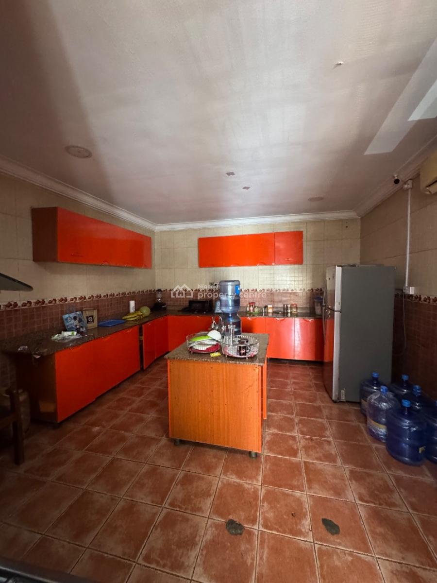 Massively Spacious Three (3) Bedroom Apartment, Ikoyi, Lagos, Flat / Apartment for Rent