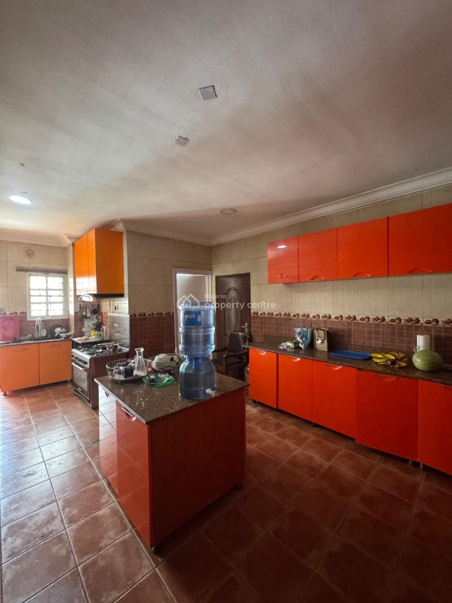 Massively Spacious Three (3) Bedroom Apartment, Ikoyi, Lagos, Flat / Apartment for Rent