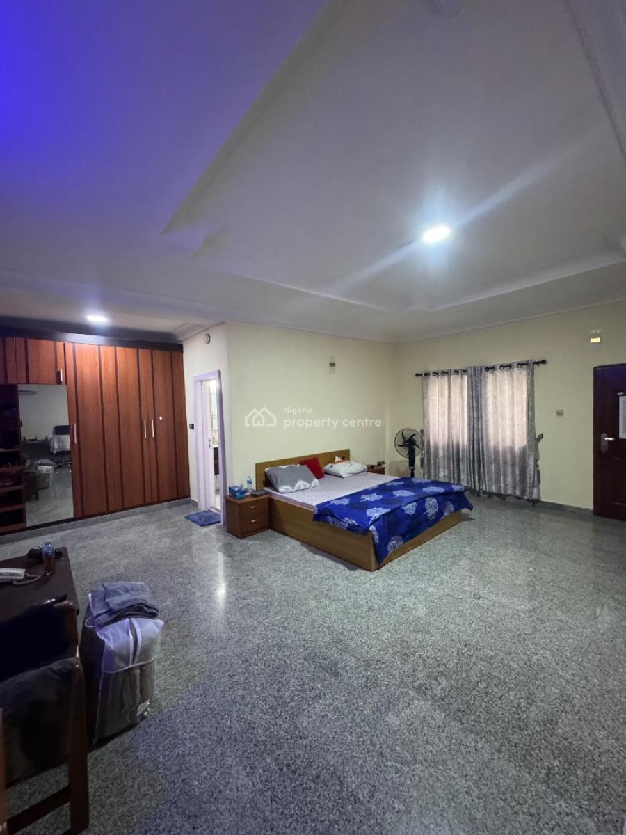 Massively Spacious Three (3) Bedroom Apartment, Ikoyi, Lagos, Flat / Apartment for Rent