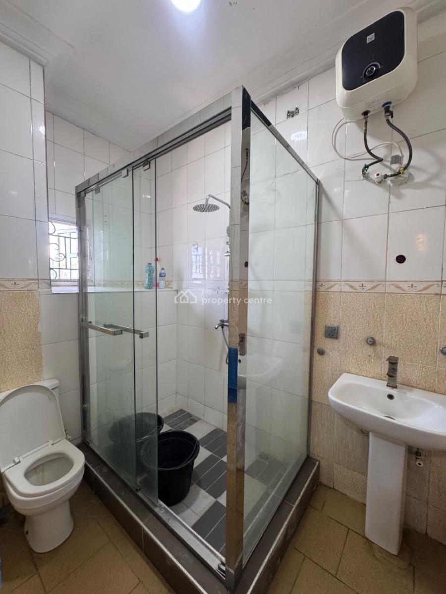 Massively Spacious Three (3) Bedroom Apartment, Ikoyi, Lagos, Flat / Apartment for Rent