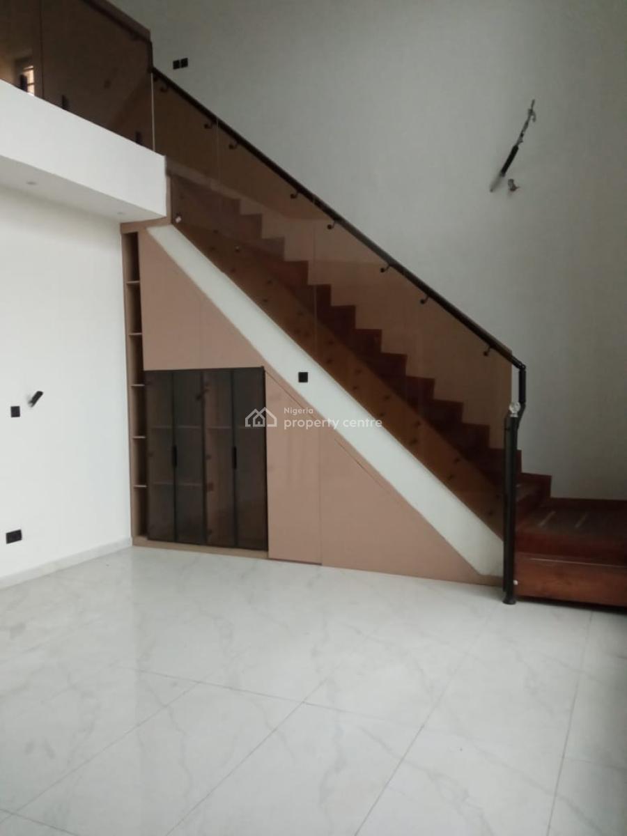 Well Maintained 6 Bed Room Fully Detached Duplex, Lekki, Lagos, Detached Duplex for Sale