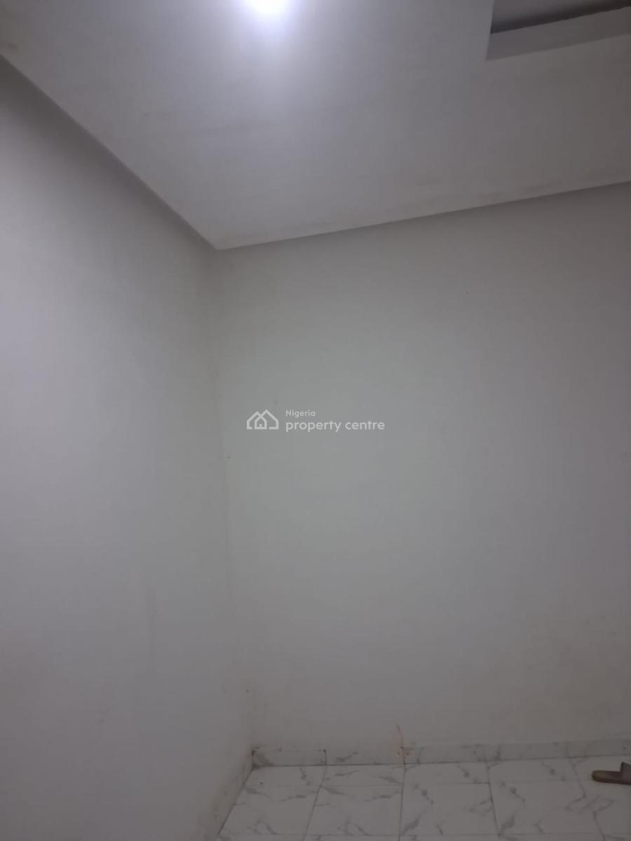 2 Bedroom, Ago Palace Way, Ago Palace, Isolo, Lagos, Flat / Apartment for Rent