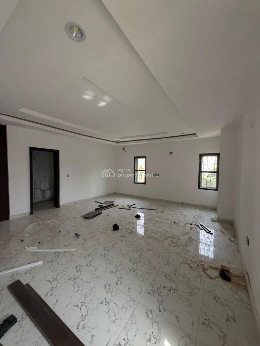 4bedroom Terrace Duplex with Bq, Tarred Road, Guzape District, Abuja, Terraced Duplex for Sale