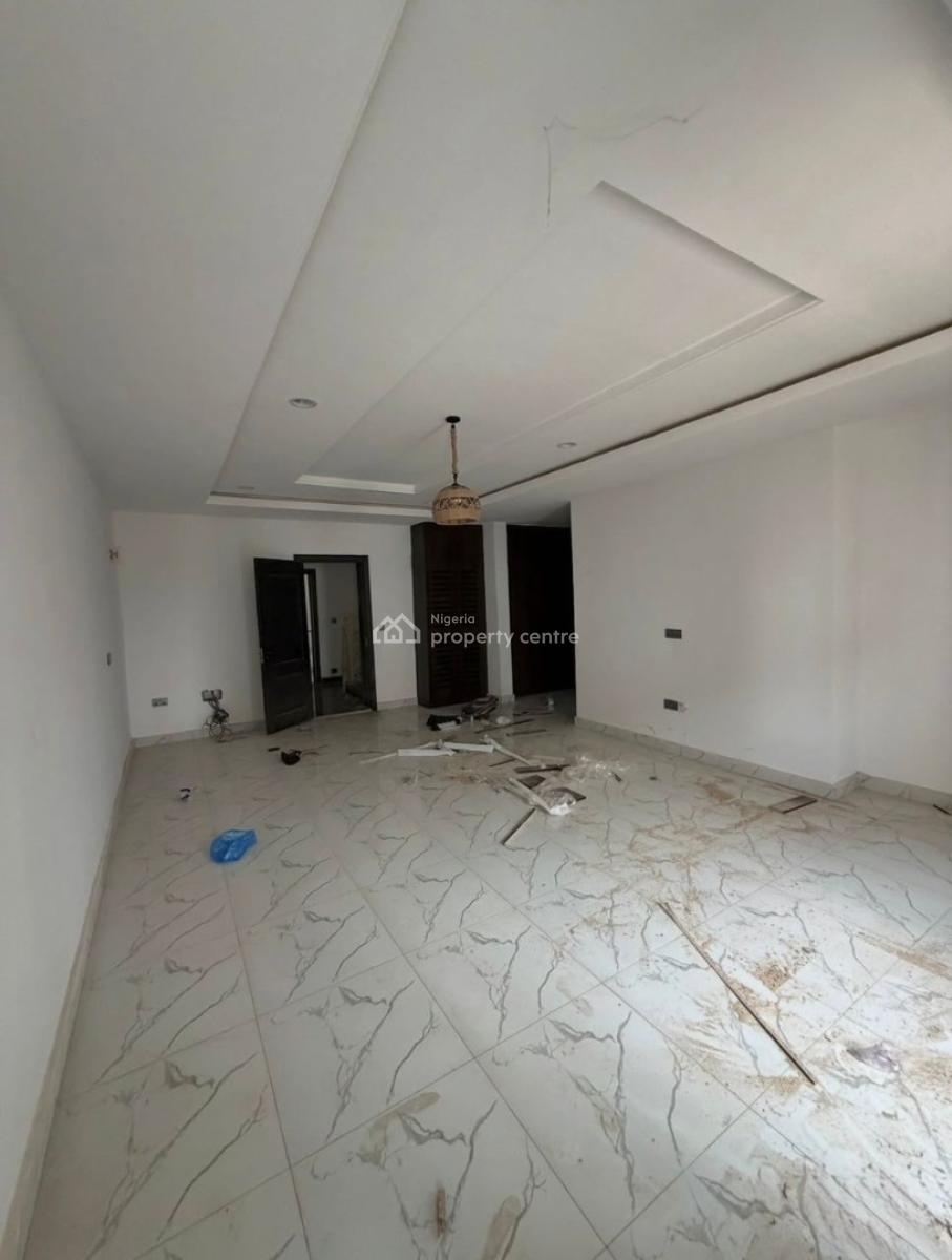 4bedroom Terrace Duplex with Bq, Tarred Road, Guzape District, Abuja, Terraced Duplex for Sale