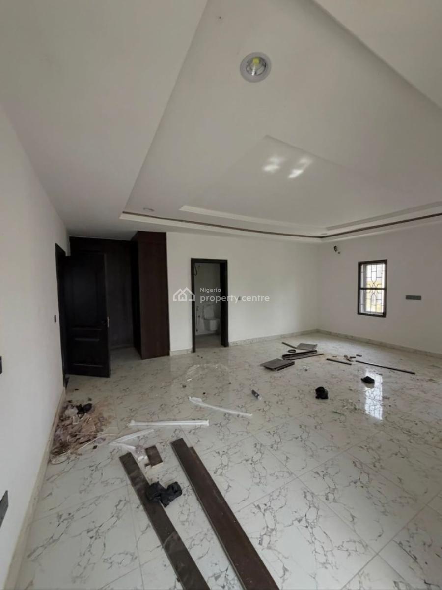4bedroom Terrace Duplex with Bq, Tarred Road, Guzape District, Abuja, Terraced Duplex for Sale