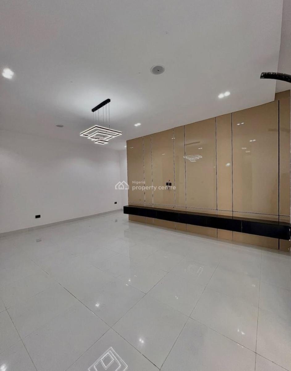 2 Bedroom Flat, Off Domino Pizza Ologolo Lekki Lagos, Ologolo, Lekki, Lagos, Flat / Apartment for Rent