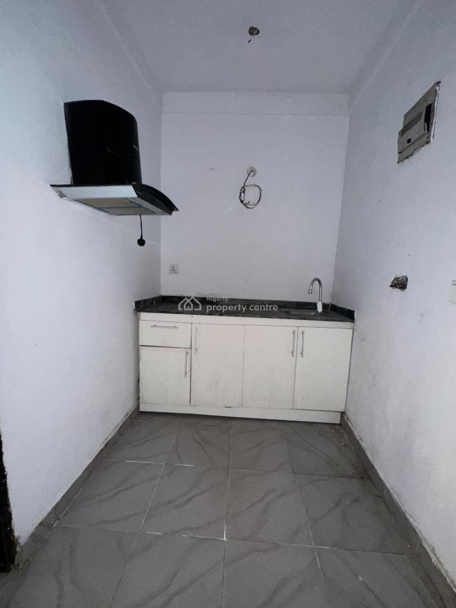 Specious 2bedroom Apartment, Eti- Osa Igbo Efon, Lekki, Lagos, Flat / Apartment for Rent