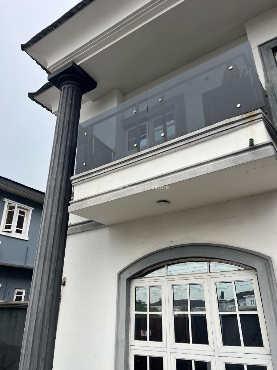 Standard 5-bedroom Detached House with Two Units of 2-bedroom Bqs, Lekki Phase 1, Lekki, Lagos, House for Rent