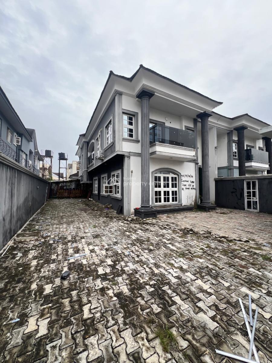 Standard 5-bedroom Detached House with Two Units of 2-bedroom Bqs, Lekki Phase 1, Lekki, Lagos, House for Rent
