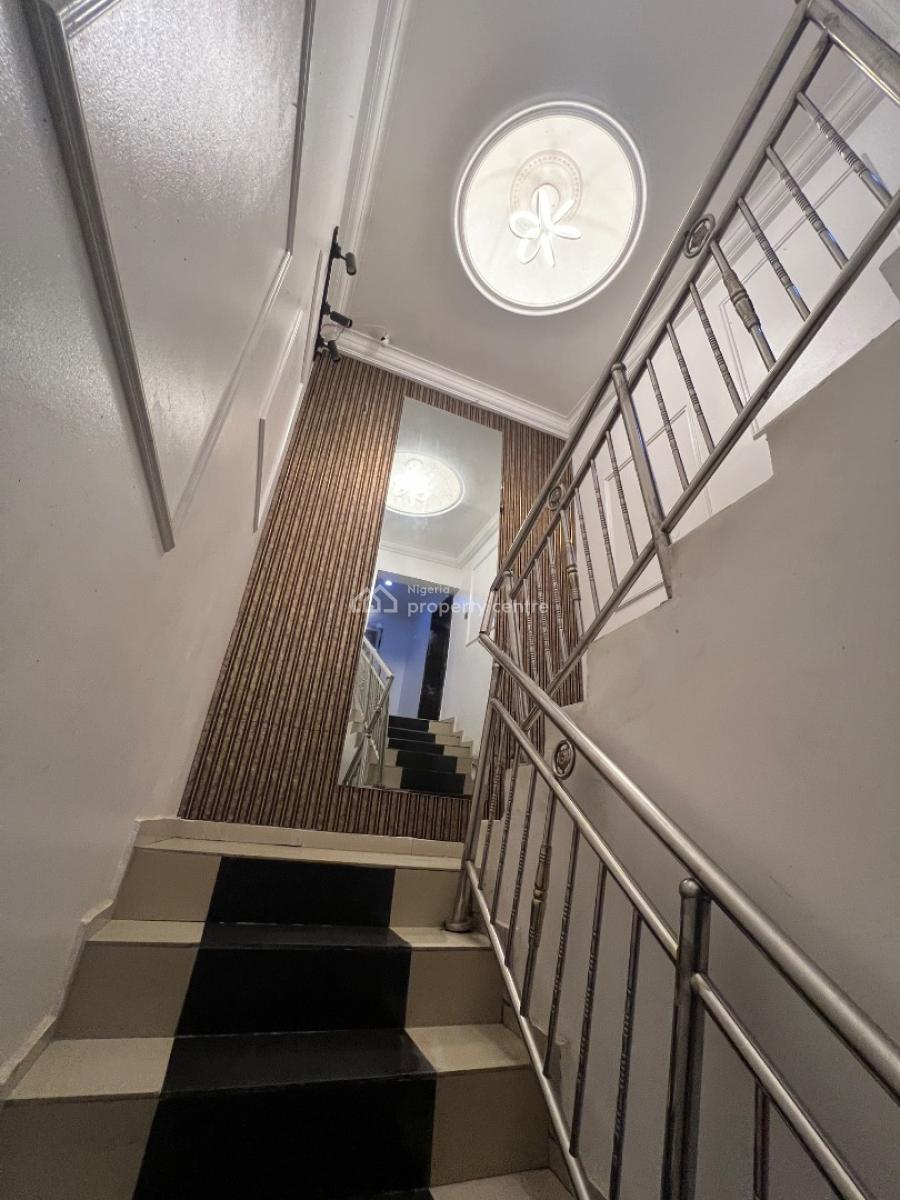 Standard 5-bedroom Detached House with Two Units of 2-bedroom Bqs, Lekki Phase 1, Lekki, Lagos, House for Rent