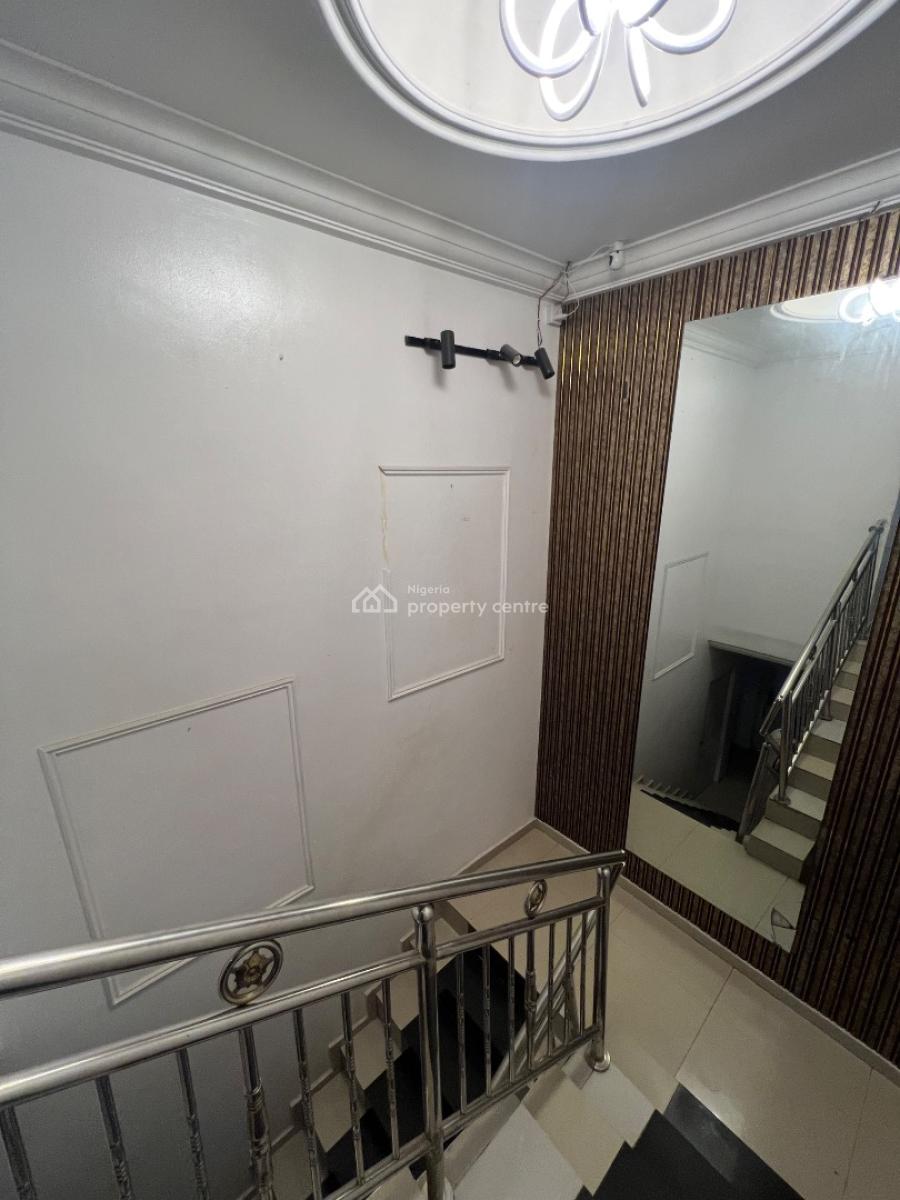 Standard 5-bedroom Detached House with Two Units of 2-bedroom Bqs, Lekki Phase 1, Lekki, Lagos, House for Rent
