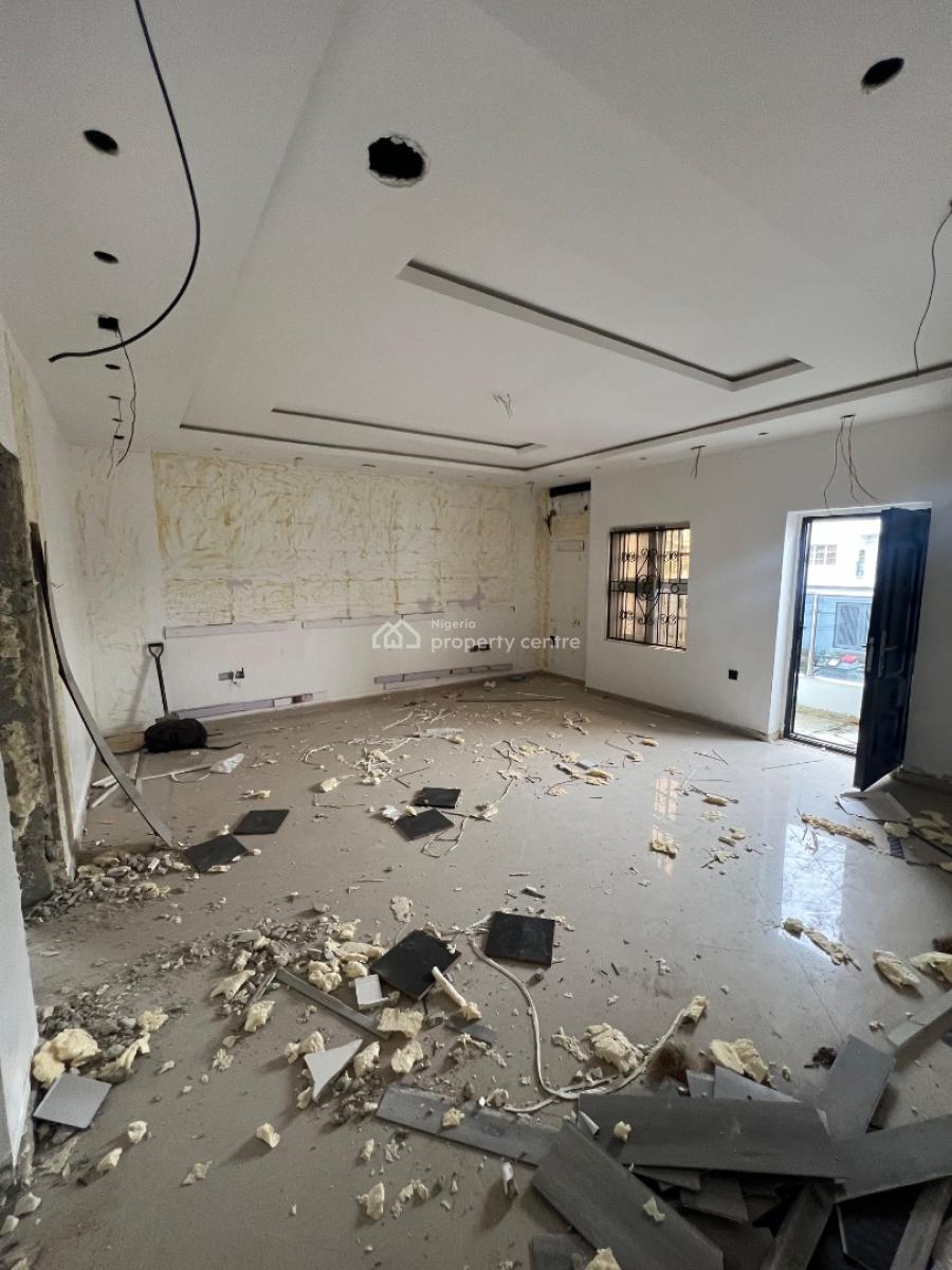 Very Spacious 1-bedroom Flat with Two Balconies at The Heart of Lekki, Lekki Phase 1, Lekki, Lagos, Mini Flat (room and Parlour) for Rent
