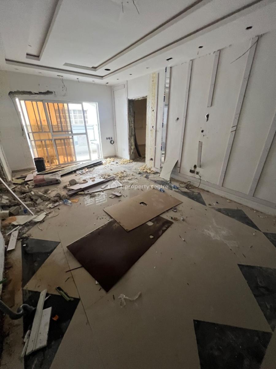 Very Spacious 1-bedroom Flat with Two Balconies at The Heart of Lekki, Lekki Phase 1, Lekki, Lagos, Mini Flat (room and Parlour) for Rent