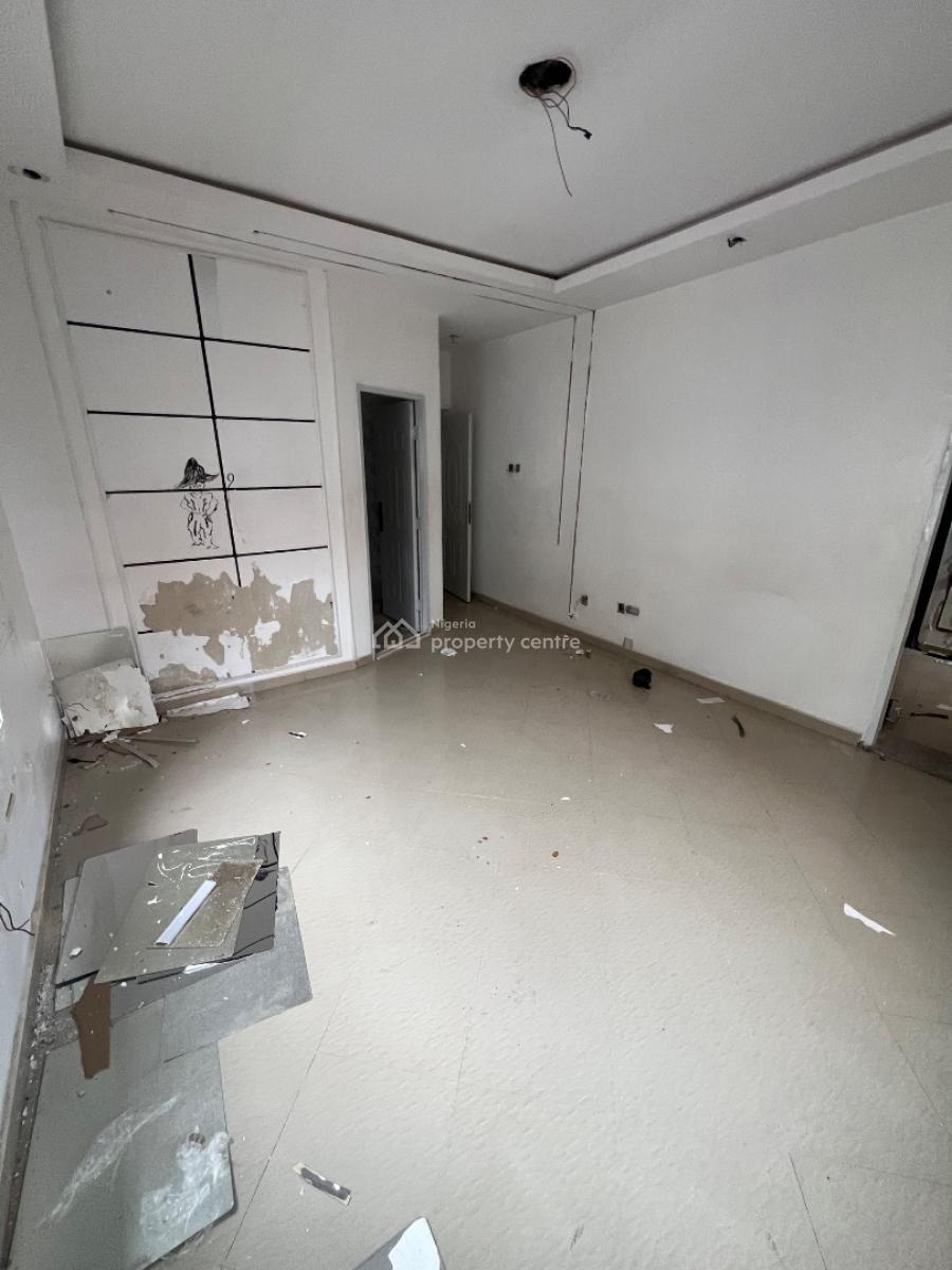 Very Spacious 1-bedroom Apartment at The Heart of, Lekki Phase 1, Lekki, Lagos, Mini Flat (room and Parlour) for Rent