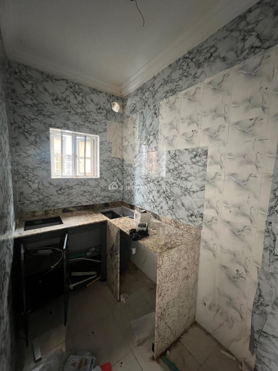 Very Spacious 1-bedroom Apartment at The Heart of, Lekki Phase 1, Lekki, Lagos, Mini Flat (room and Parlour) for Rent