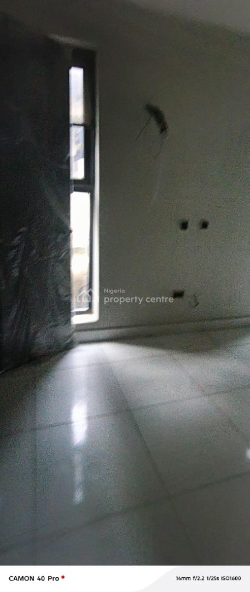 Beautiful Room Downstairs Shared Kitchen Apartment, Chevron Drive, Lekki, Lagos, Self Contain (single Rooms) for Rent