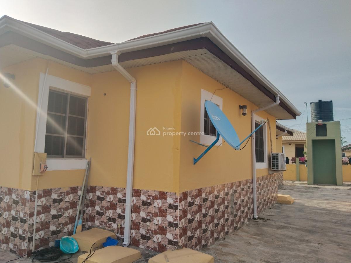 Three Bedroom Flat with Bq at Sunshine Garden, Sunshine Garden, Oba Ile, Akure, Ondo, Detached Bungalow for Sale