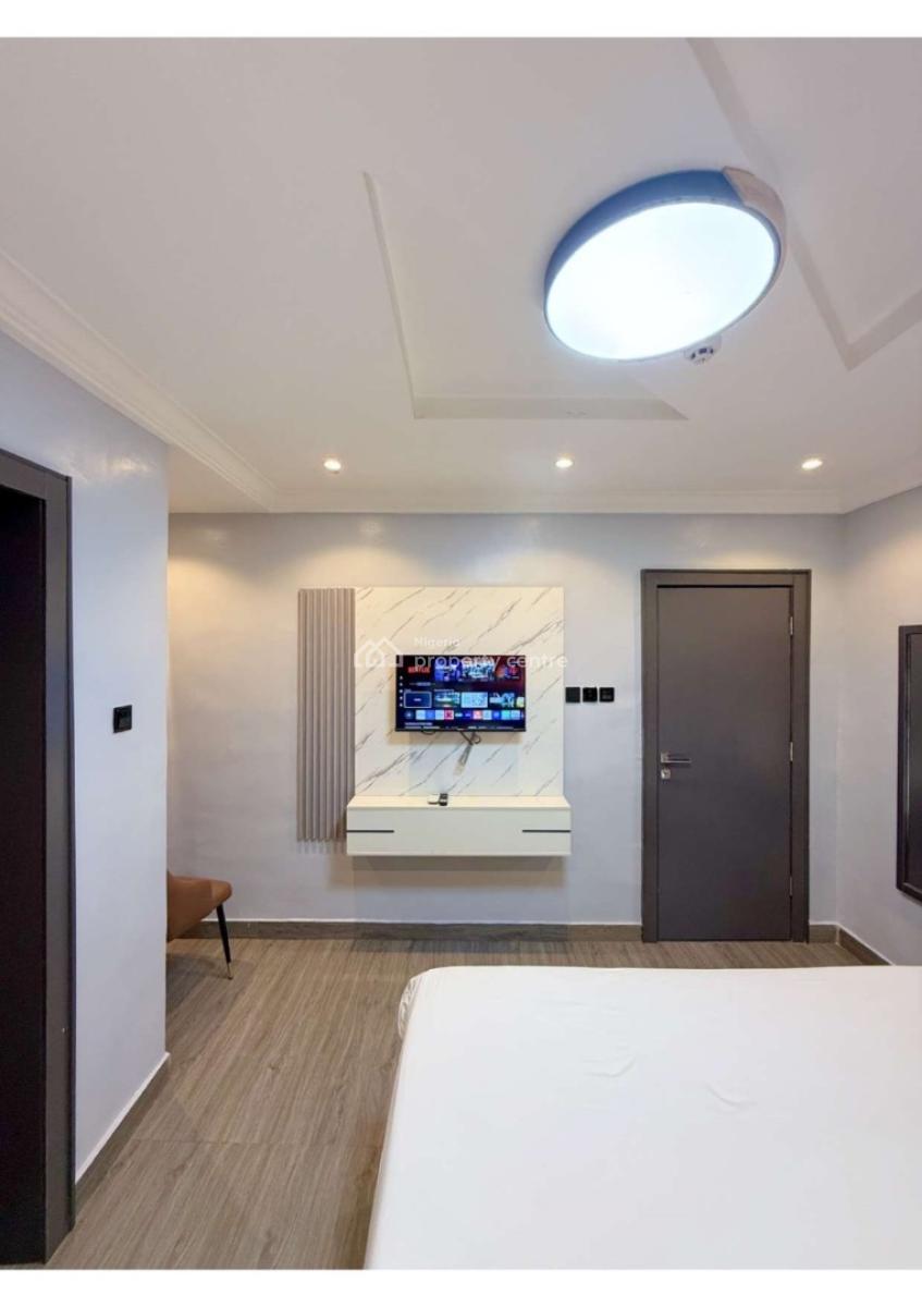 Executive 1-bedroom Apartment with Swimming Pool & Starlink Internet, Executive 1-bedroom Apartment with Swimming Pool & Starlink Internet, Ikeja, Lagos, Mini Flat (room and Parlour) Short Let