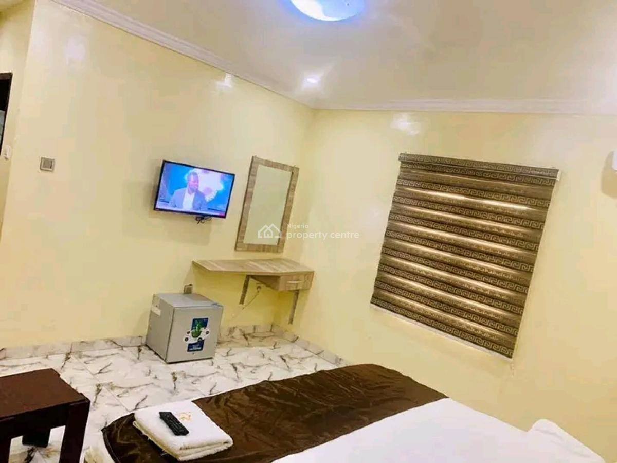 20 Rooms  Modern Functioning Hotel on 1 and Half Plot of Land, Industrial Estate Otta, Otta, Ado-odo/ota, Ogun, Hotel / Guest House for Sale