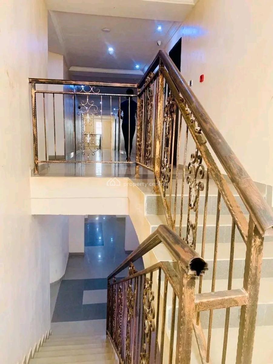 20 Rooms  Modern Functioning Hotel on 1 and Half Plot of Land, Industrial Estate Otta, Otta, Ado-odo/ota, Ogun, Hotel / Guest House for Sale