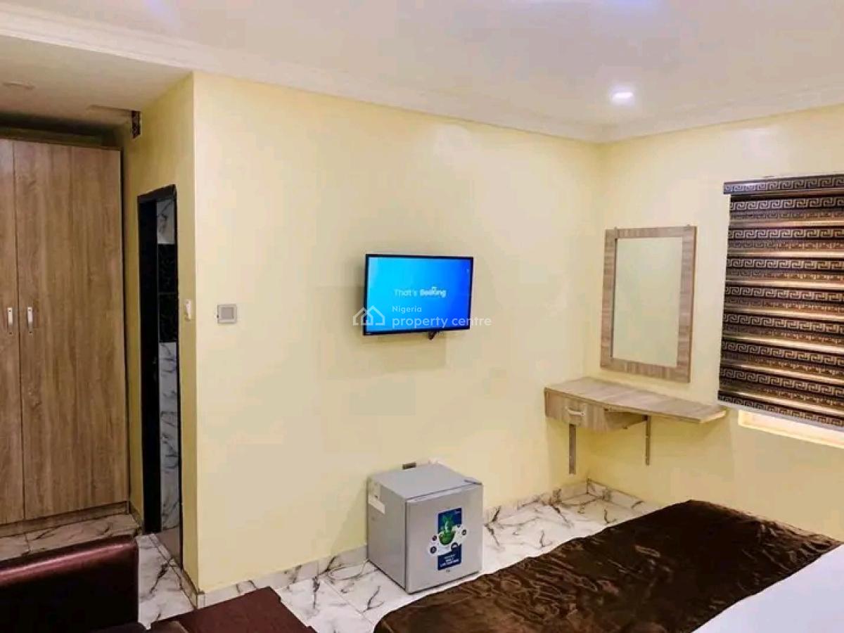20 Rooms  Modern Functioning Hotel on 1 and Half Plot of Land, Industrial Estate Otta, Otta, Ado-odo/ota, Ogun, Hotel / Guest House for Sale