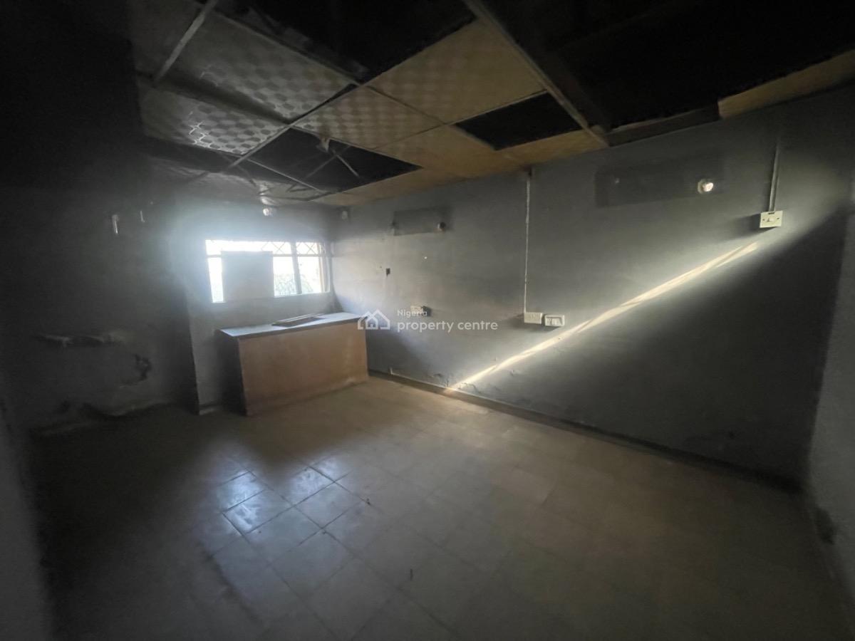 Commercial Building on Full Plot of Land for Lease, Surulere, Surulere, Lagos, Office Space for Rent