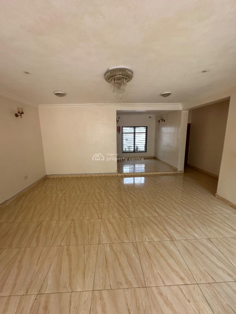 Spacious Two Bedroom Flat with a Bq, Lekki Phase 1, Lekki, Lagos, Flat / Apartment for Rent