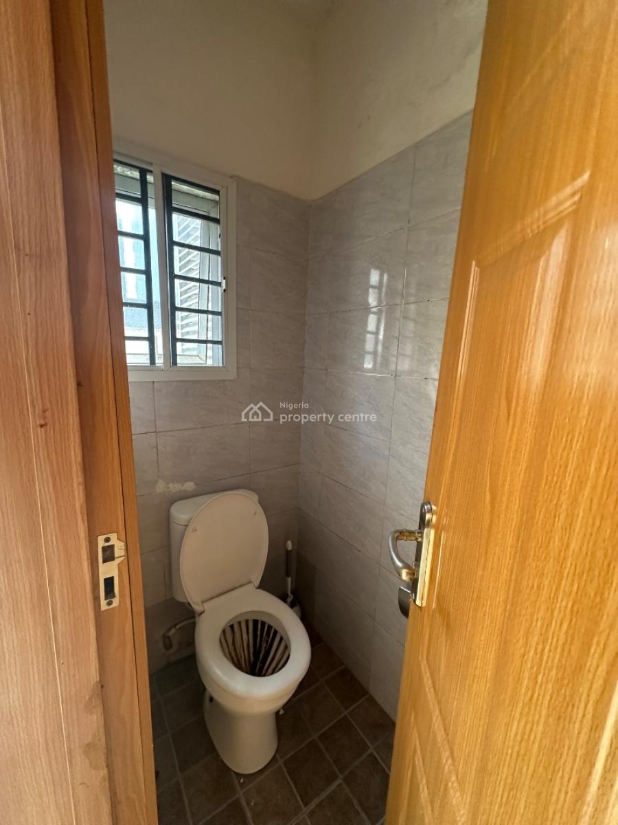 Spacious Two Bedroom Flat with a Bq, Lekki Phase 1, Lekki, Lagos, Flat / Apartment for Rent