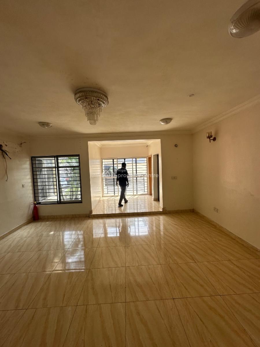Spacious Two Bedroom Flat with a Bq, Lekki Phase 1, Lekki, Lagos, Flat / Apartment for Rent