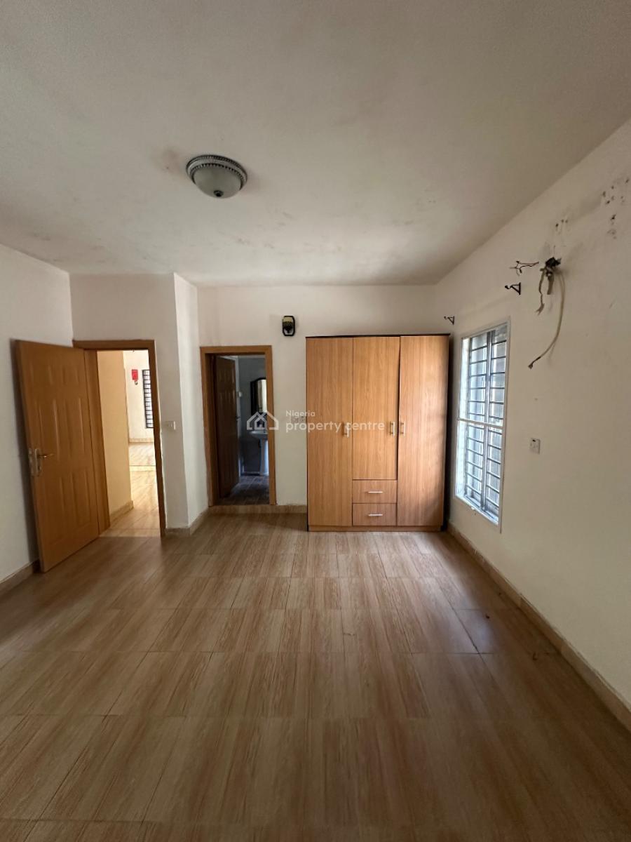 Spacious Two Bedroom Flat with a Bq, Lekki Phase 1, Lekki, Lagos, Flat / Apartment for Rent