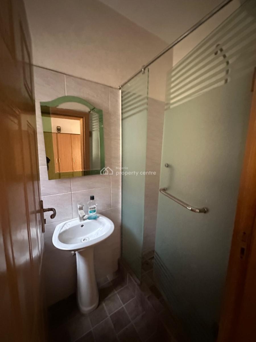 Spacious Two Bedroom Flat with a Bq, Lekki Phase 1, Lekki, Lagos, Flat / Apartment for Rent