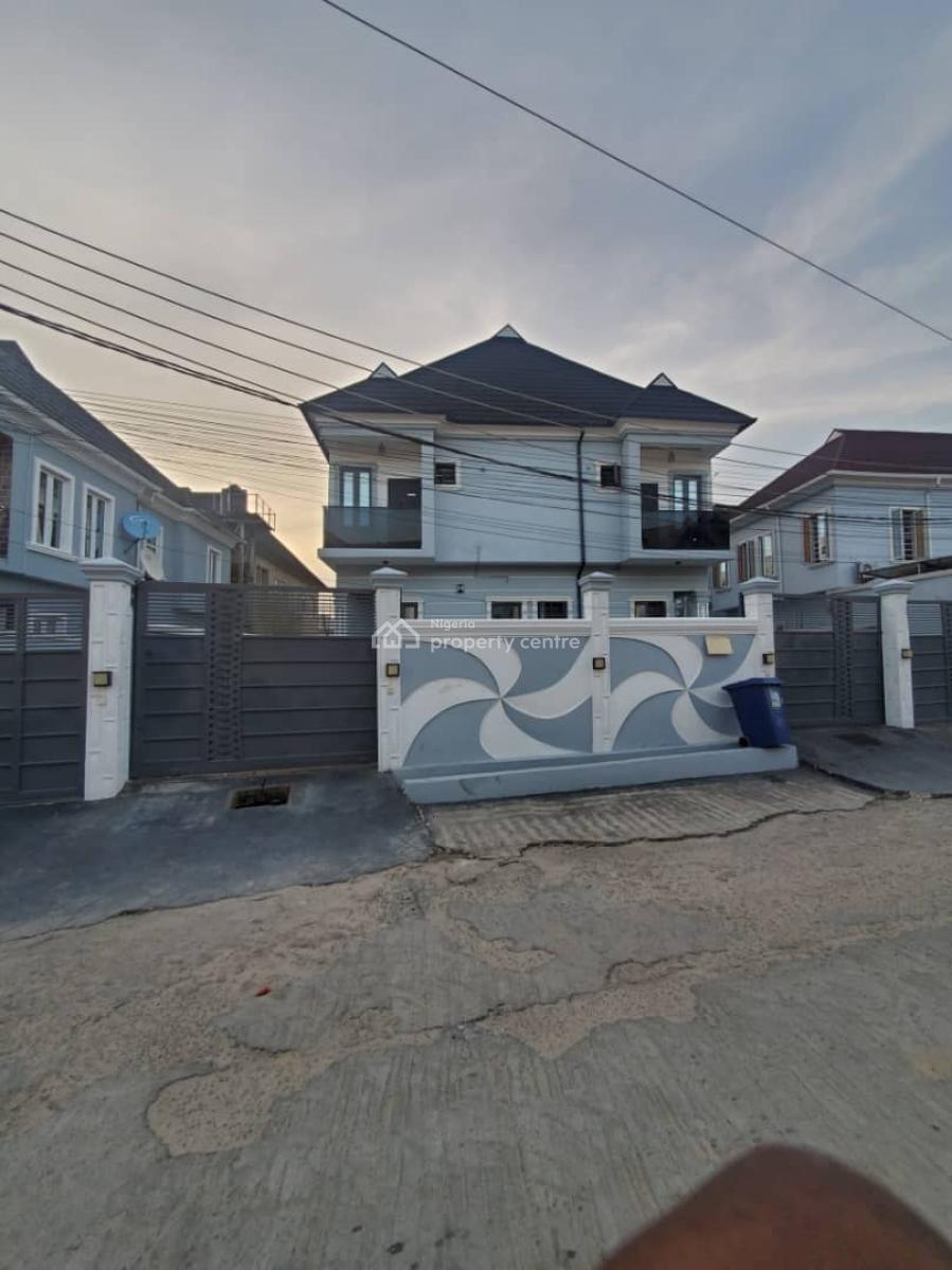 Well Maintained 4 Bedroom Semi Detached Duplex, Medida Estate Sholuyi Gbagada, Medina, Gbagada, Lagos, Semi-detached Duplex for Rent