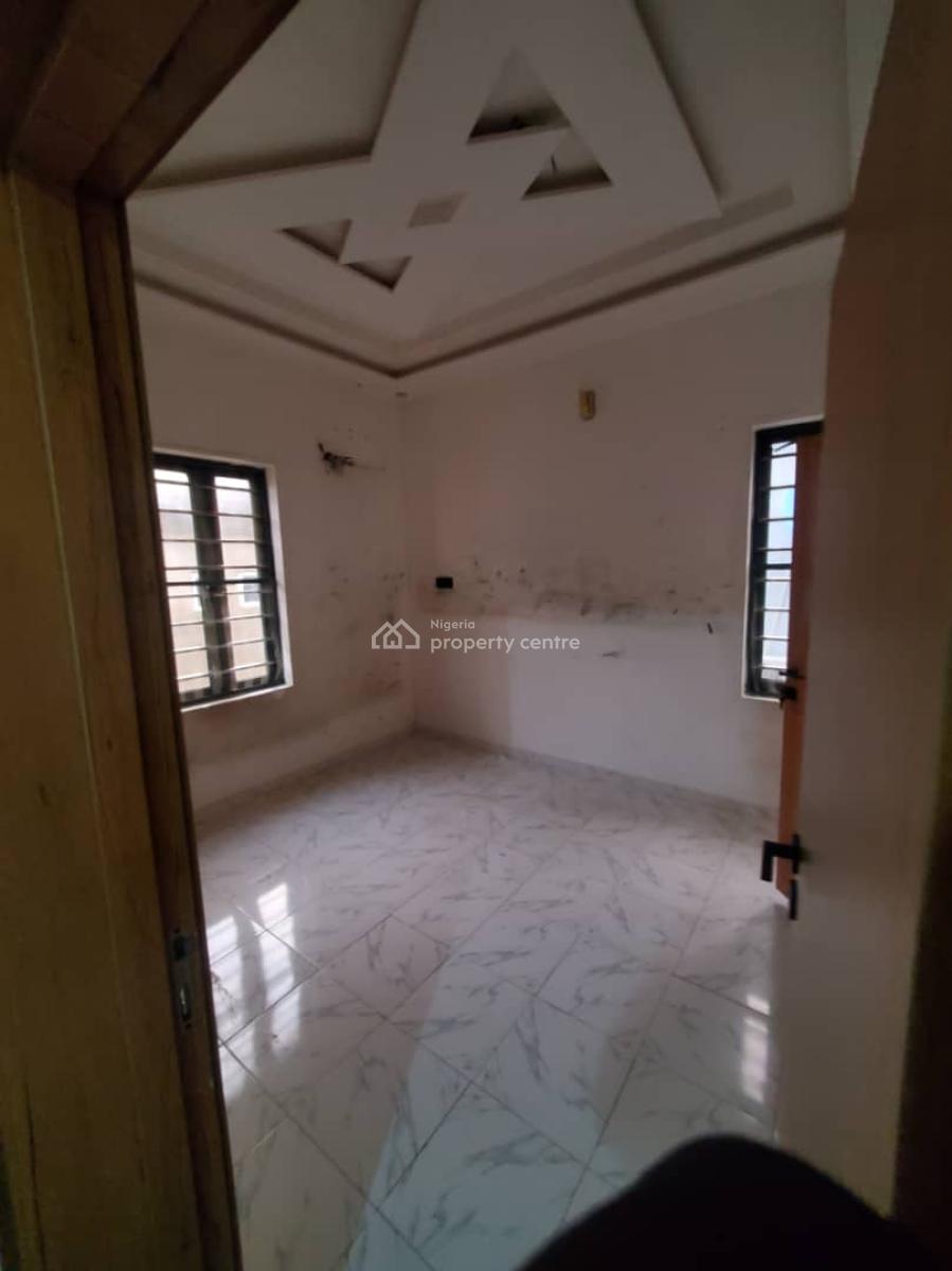 Well Maintained 4 Bedroom Semi Detached Duplex, Medida Estate Sholuyi Gbagada, Medina, Gbagada, Lagos, Semi-detached Duplex for Rent