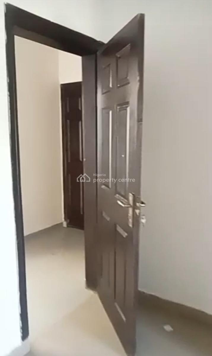 Downstairs 2 Bedroom Apartment at Ilaje{ Video}, Alagutan Off Mobile Rd Ilaje, Ajah, Lagos, Flat / Apartment for Rent