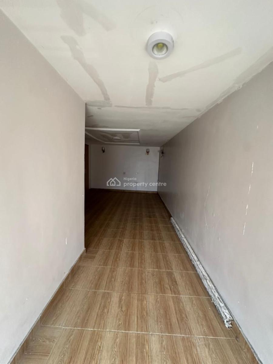 Spacious Mini Flat Penthouse, Lekki Phase 1, Lekki Phase 1, Lekki, Lagos, Mini Flat (room and Parlour) for Rent