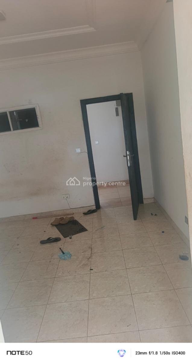 Spacious Room, Orchid Road, Lekki, Lagos, Self Contain (single Rooms) for Rent