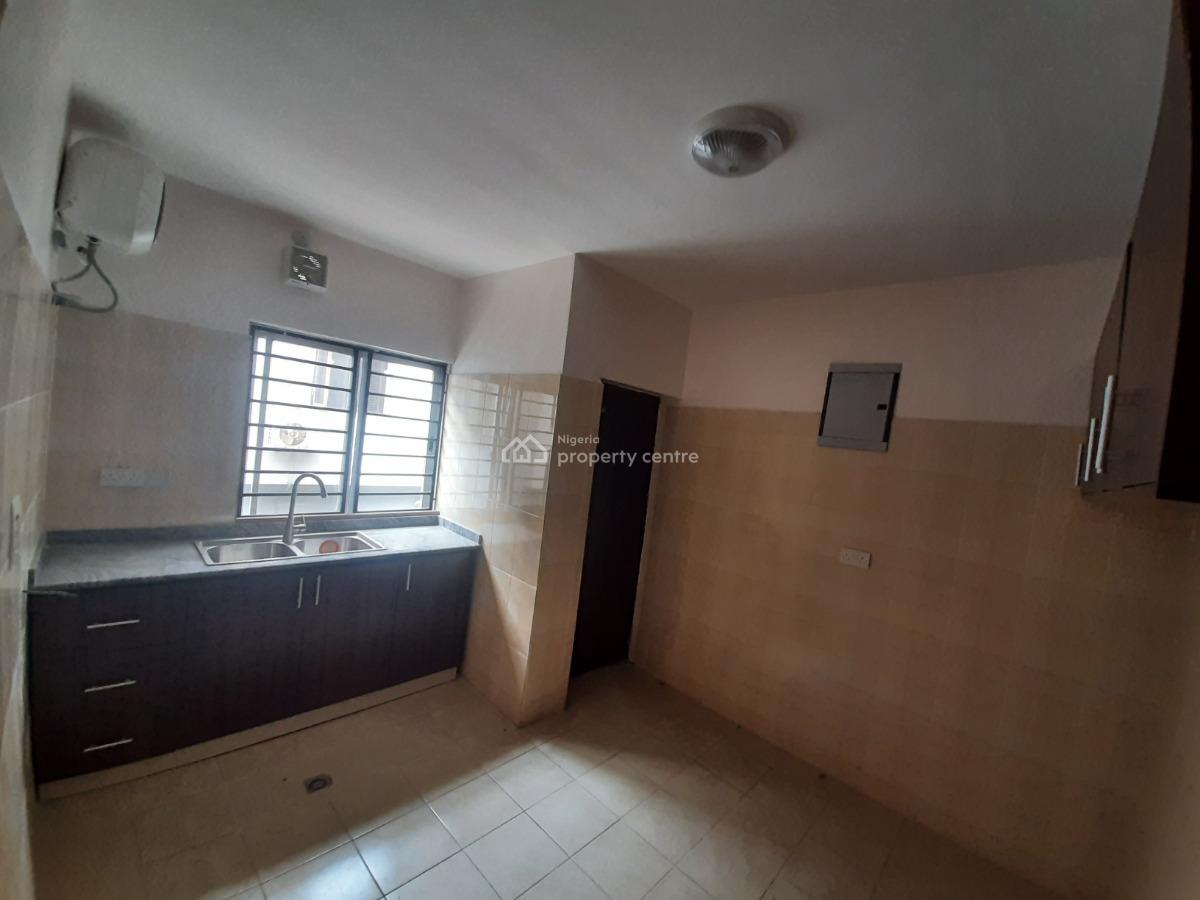 Serviced 2 Bedroom En-suite Flat with an Enclosed Fitted Kitchen Cabin, Lekki Phase 1, Lekki, Lagos, Flat / Apartment for Rent